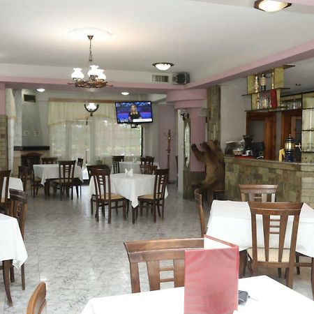 Hotel Villa Kabashi Korce Extérieur photo